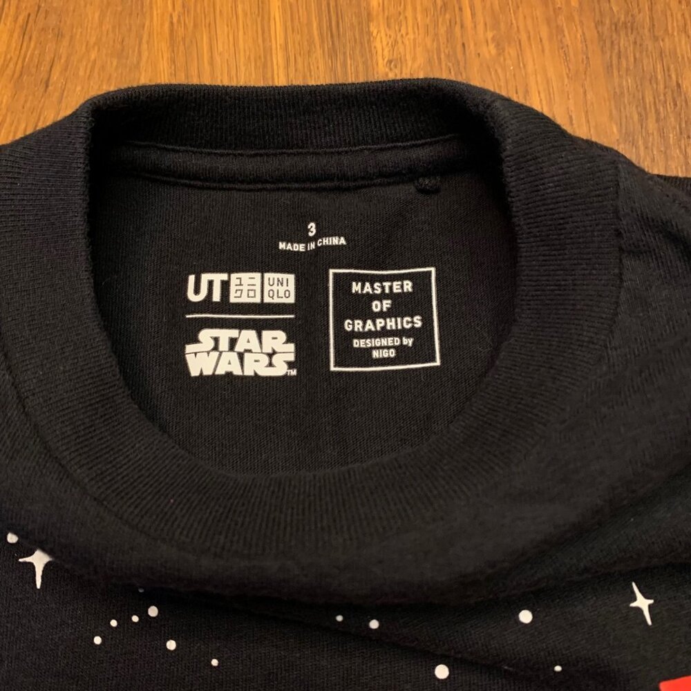 UNIQLO X STAR WARS T-Shirt Boys 3 3T Tee Japanese Writing Unisex Space Top Rare - Picture 4 of 4